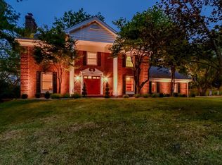 315 Lyonnais Dr, Saint Louis, MO 63141