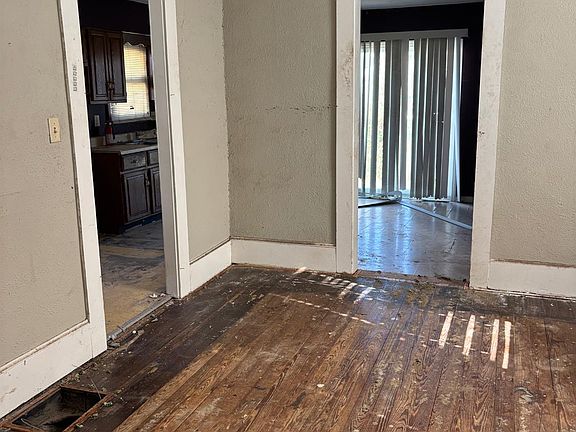5th image of 1028 Haynes St