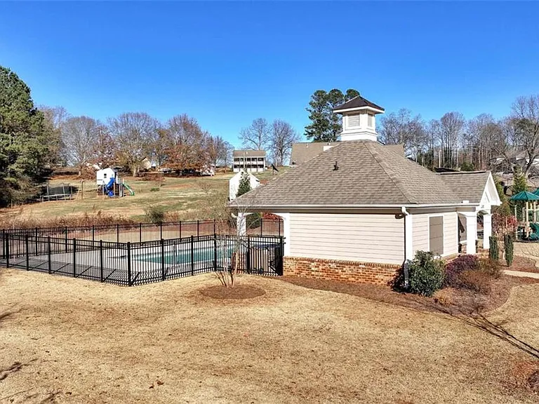 6968 Manchester Dr — Photo 11