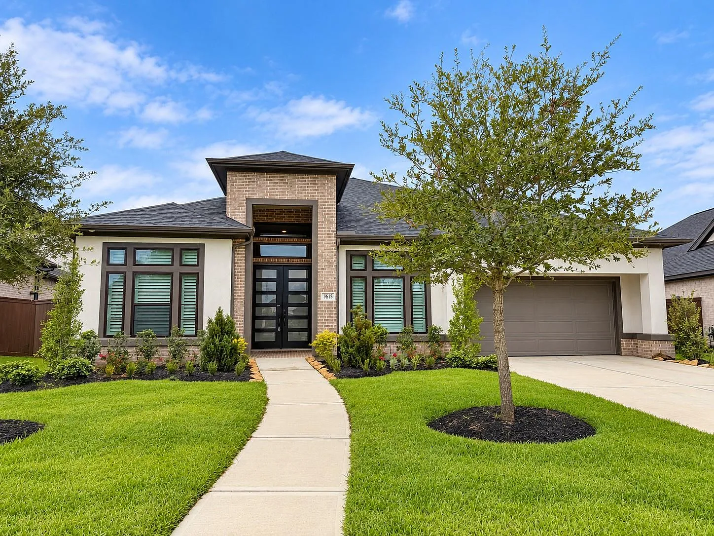 4 bed, 3.0 bath, 3100 sqft, $4,500 — Photo 1