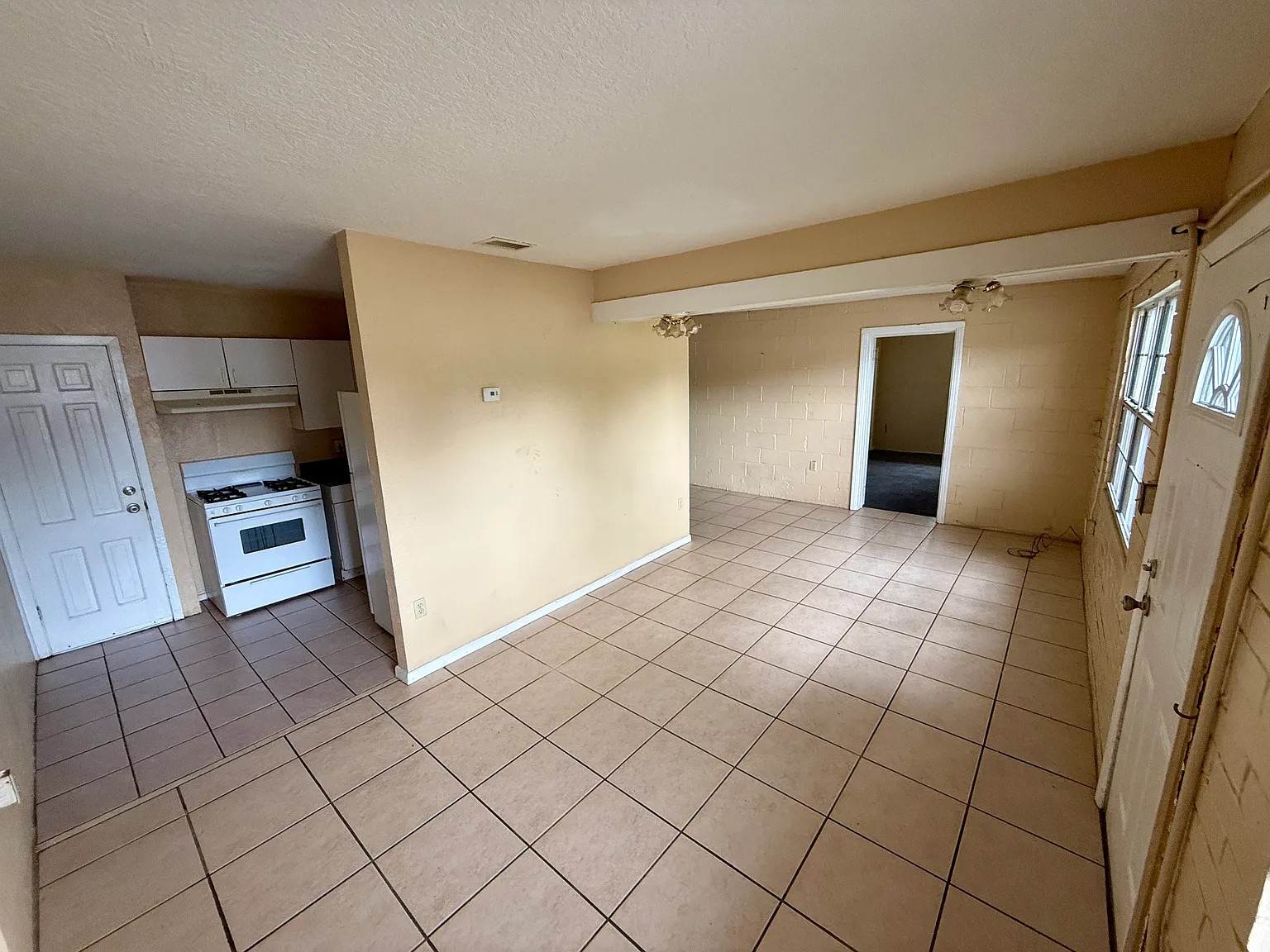 2 bed, 900 sqft, $1,150 — Photo 3