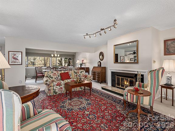 4th image of 201 Crowfields Dr