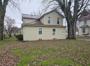 2415 Columbiana Rd, New Springfield, OH 44443