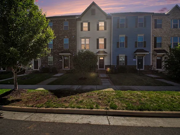 18143 Red Mulberry Rd, Dumfries, VA 22026