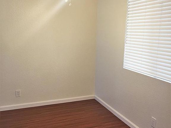 4th image of 13109 Kornblum Ave APT 18