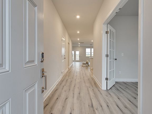 3rd image of 904 Peony Ct Lot 212
