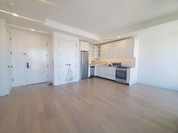 3rd image of 645 4th Ave #1104
