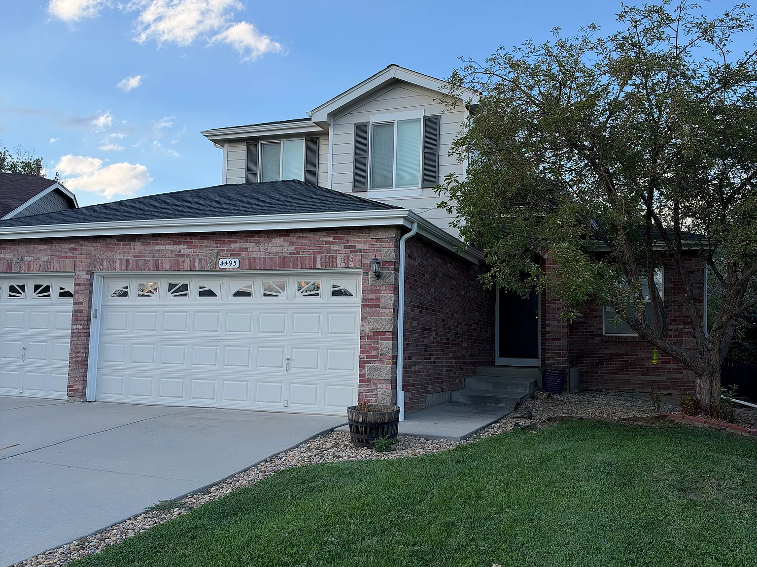 4 bed, 3.5 bath, 3001 sqft, $3,750 — Photo 2
