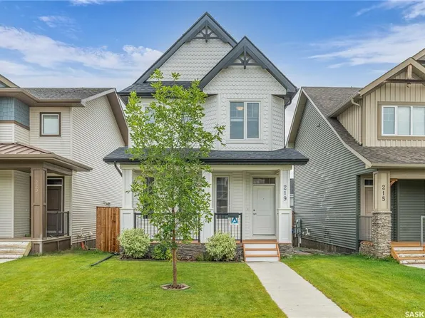 219 Newton LINK, Saskatoon, SK S7V 0N6
