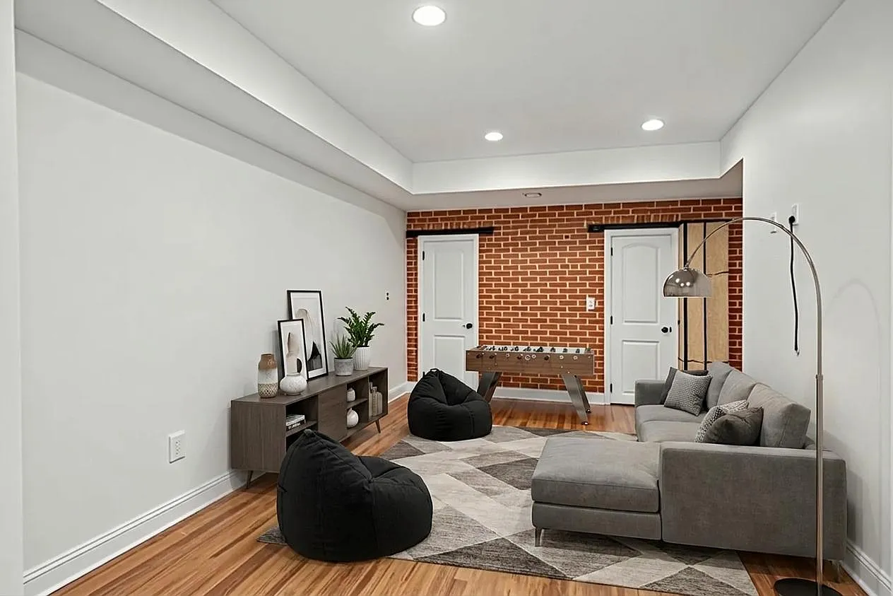 6 bed, 3.5 bath, 3405 sqft, $8,000 — Photo 3
