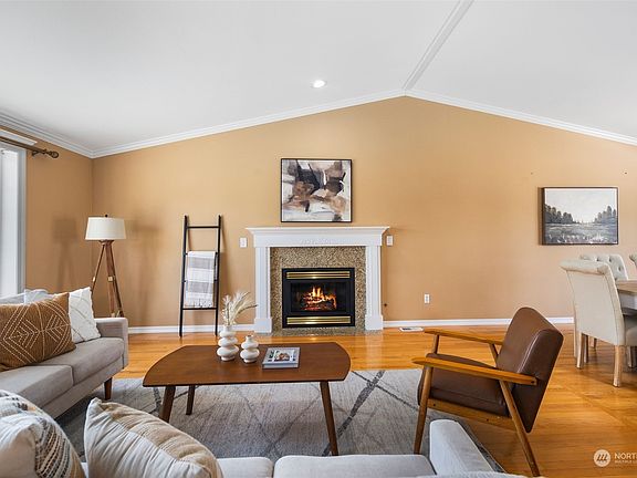 4th image of 17104 115th Avenue E