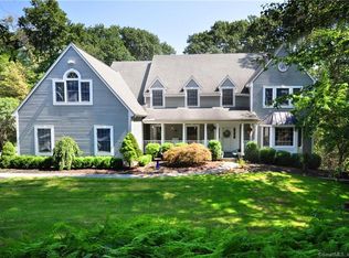 45 Fox Ridge Dr, New Milford, CT 06776