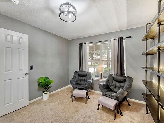 4th image of 17526 Hoover Gardens Dr