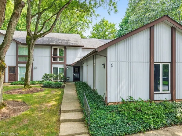 741 Pipes Ct #1811, Northfield, OH 44067