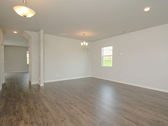 5th image of 1017 Sherwood Ln