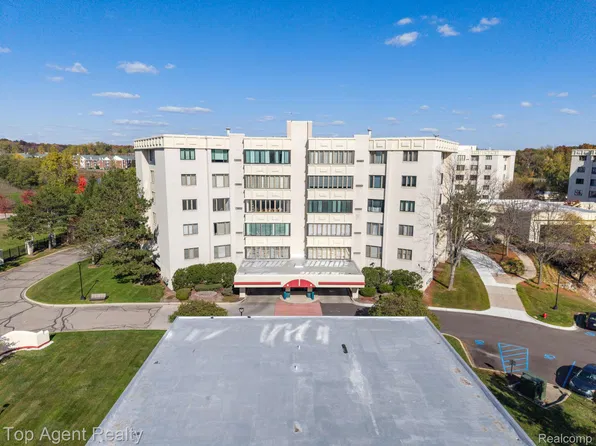 43100 Twelve Oaks Crescent Dr APT 4055, Novi, MI 48377