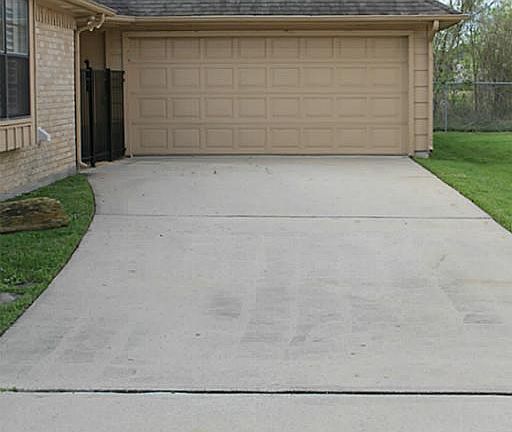 2nd image of 2208 Country Club Dr