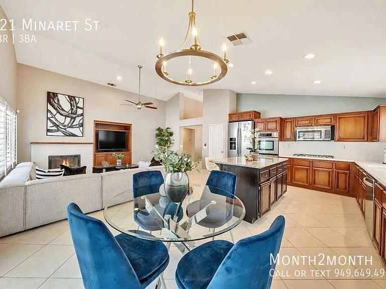 421 Minaret St — Photo 13