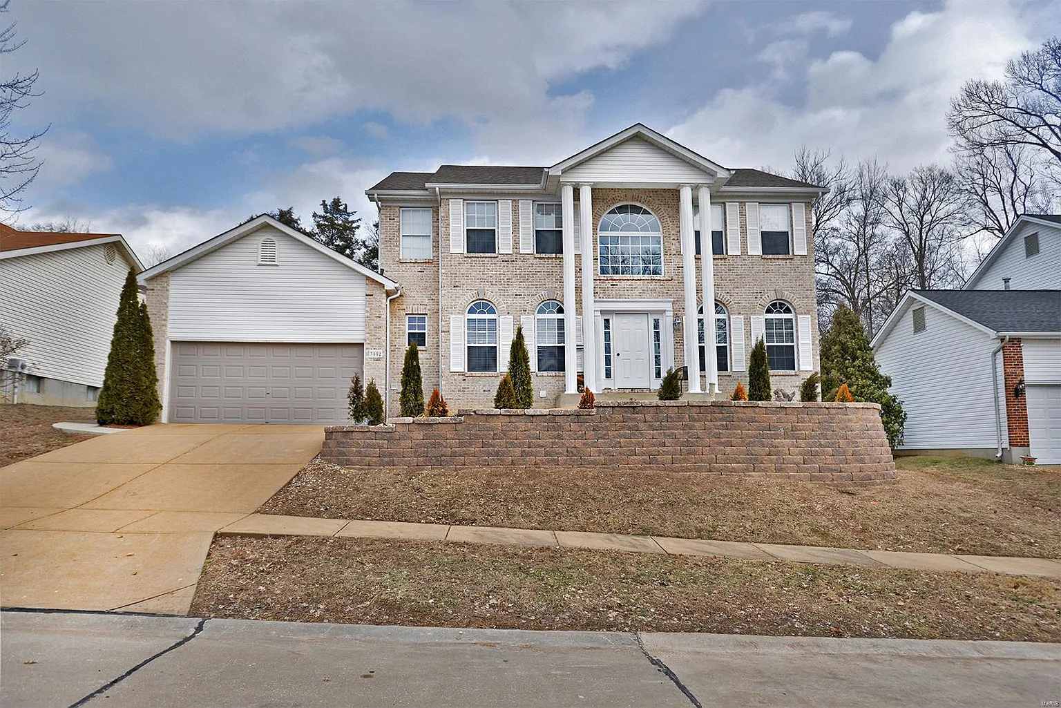 3052 Southoaks Pl photo 1