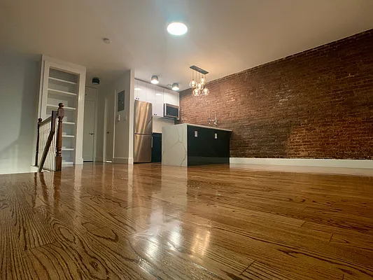 Rented by Building Equity Real Estate LLC | media 22