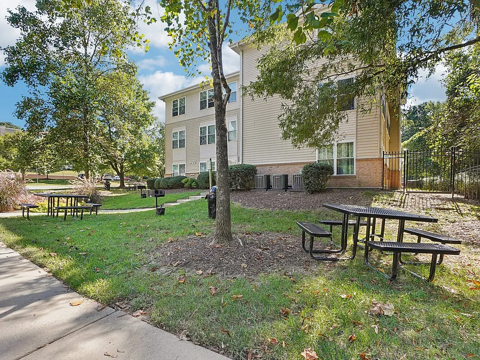 Poplar Manor