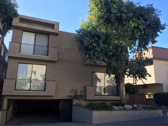 Building Photo - 1743 Glendon Ave #102