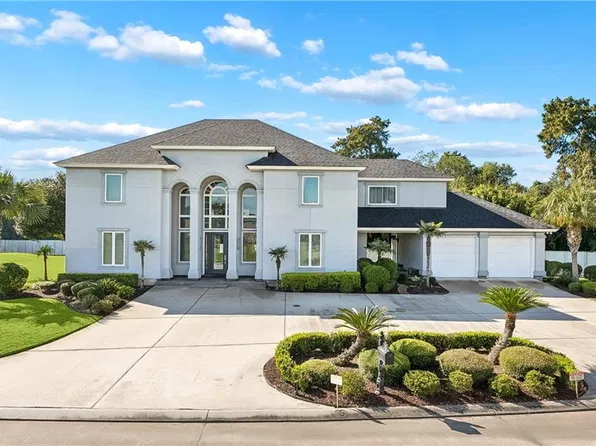 132 Pine Valley Dr, New Orleans, LA 70131