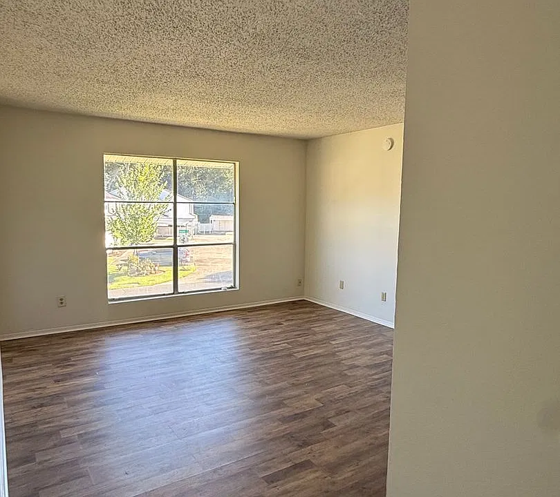 200 High Meadows Blvd