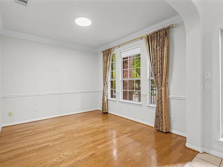 10700 Pointe View Dr — Photo 7