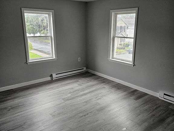 5th image of 128-130 Henderson St #1