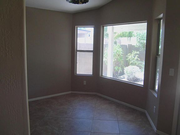4th image of 1054 W Dava Dr