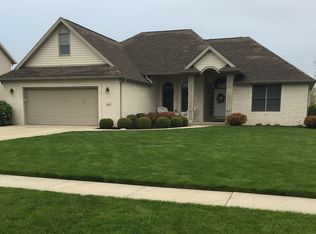 8261 Shawnee Forest Dr, Findlay, OH 45840