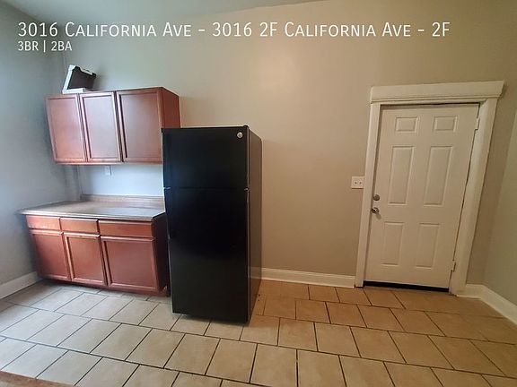 3rd image of 3016 California Ave #2F