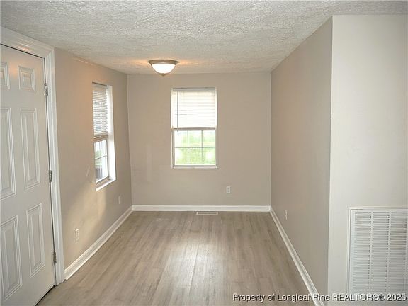 4th image of 214 Waddell Dr