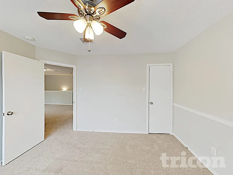 541 Gibson St — Photo 12