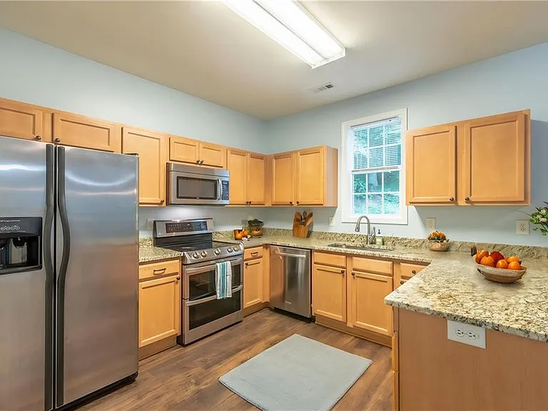 5181 Heather Rd SE — Photo 3