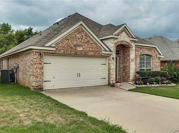 2nd image of 4913 Summer Oaks Ln