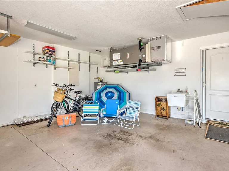 61 Long Meadow Ln — Photo 23