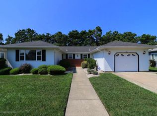 55 Trent Dr, Toms River, NJ 08757