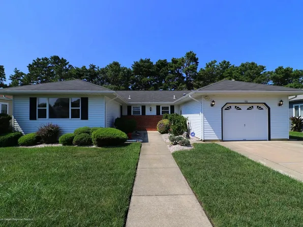 55 Trent Dr, Toms River, NJ 08757