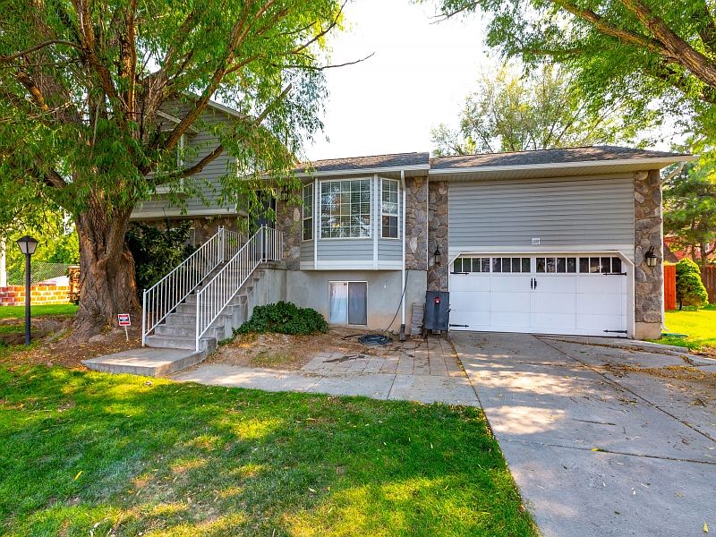 1st image of 3337 W Lemay Ave