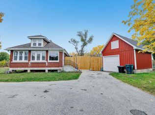 1101 Valley Ln, Green Bay, WI 54303
