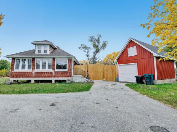 1101 Valley Ln, Green Bay, WI 54303