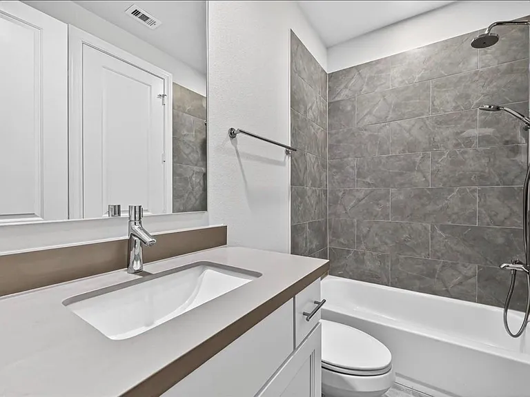 815 Bringhurst St — Photo 10