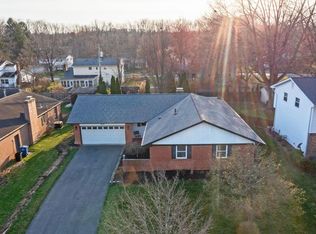 679 College Crest Rd, Westerville, OH 43081