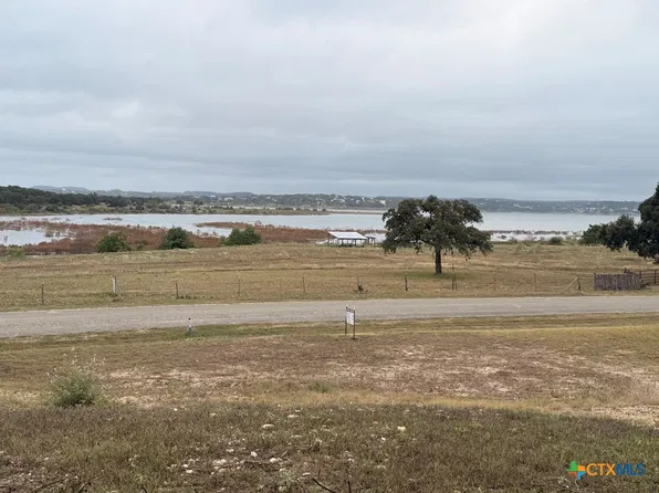 4300 Potters Creek Rd, Canyon Lake, TX 78133