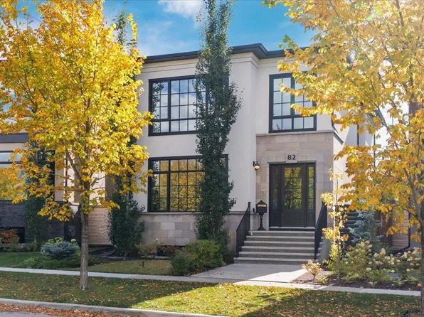 82 Valour Cir SW, Calgary, AB T3E 7W4