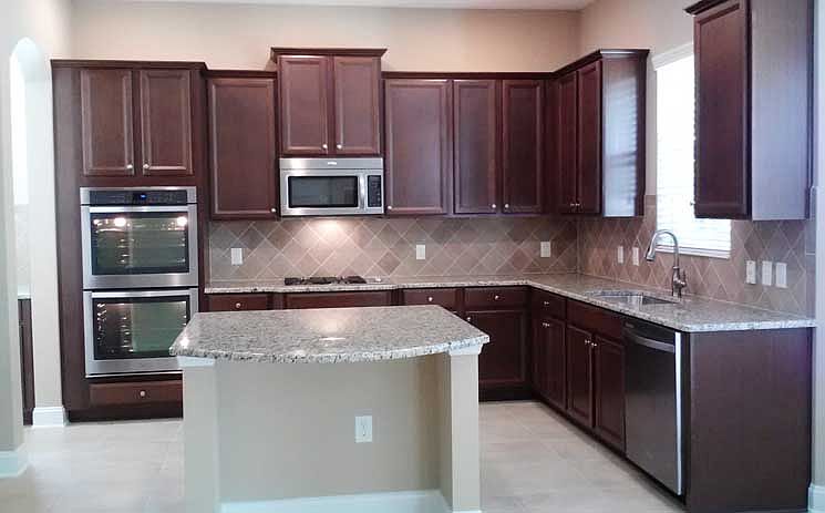 Cambridge B Deluxe Kitchen