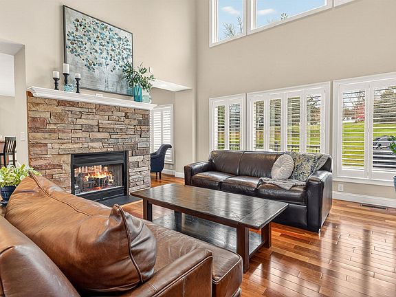5th image of 4881 Woods Edge Ln