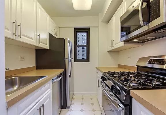 3rd image of 310 E 65th St APT 9B